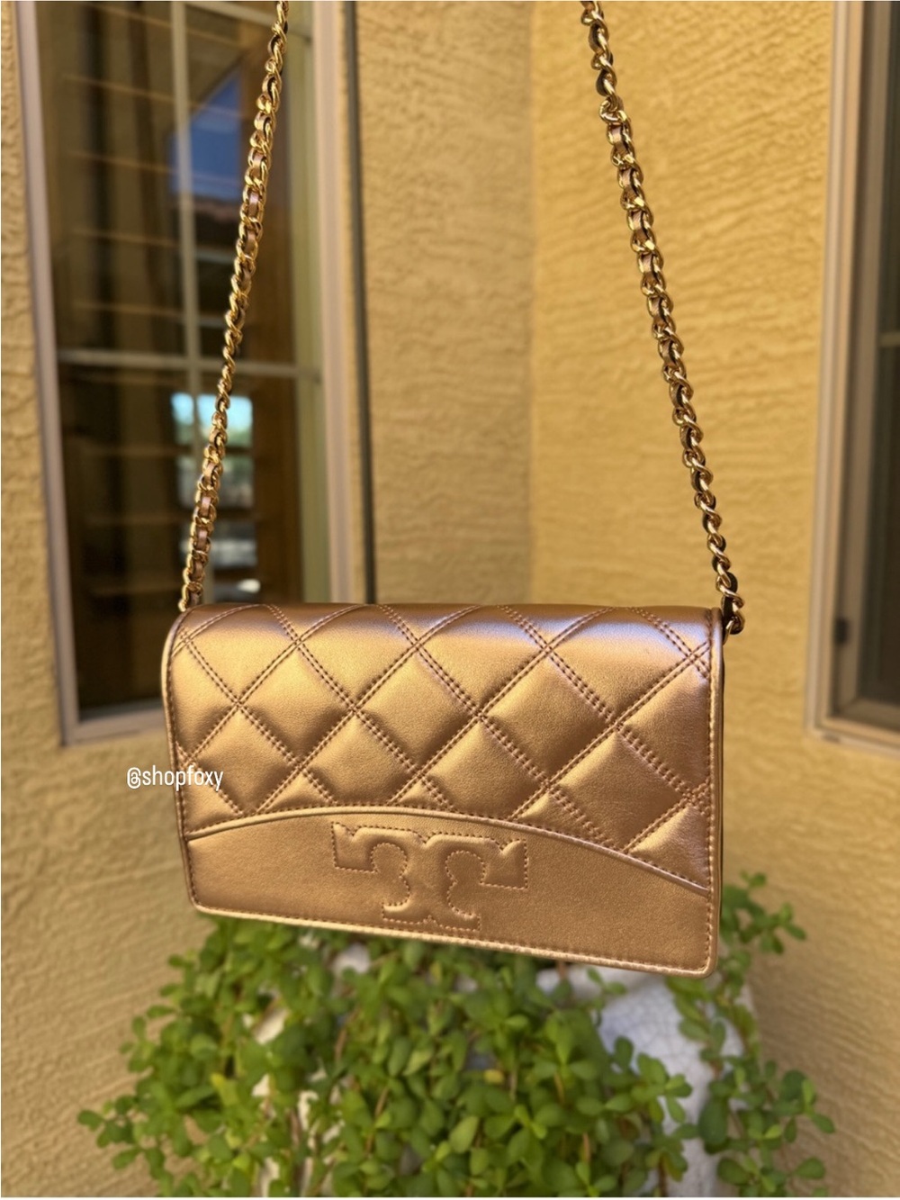 Tory Burch Savannah Chain Flat Wallet Crossbody